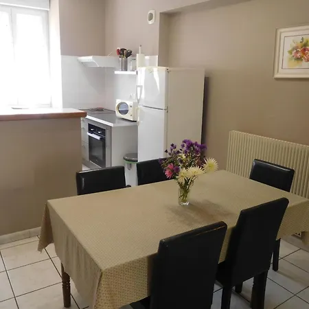 Au Coeur De Avec Terrasse Et Balades En Foret - Fr-1-611-10 *